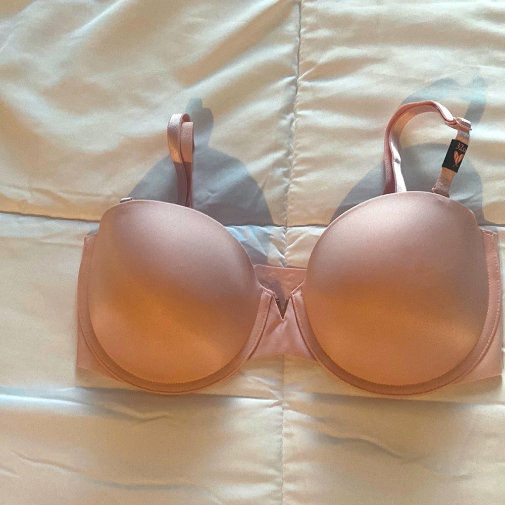 Victoria’s Secret 32D multi-way bra.